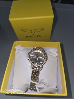 Invicta Gold Crystal Accent Bracelet Watch - Gold. New In Box. MFRP:$149